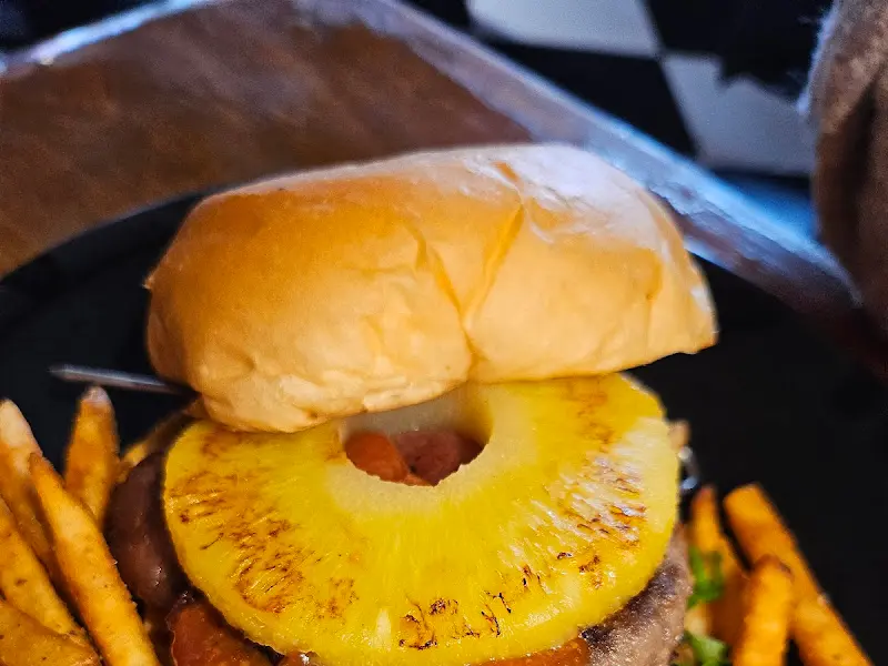 엉클 파인 버거 근접샷