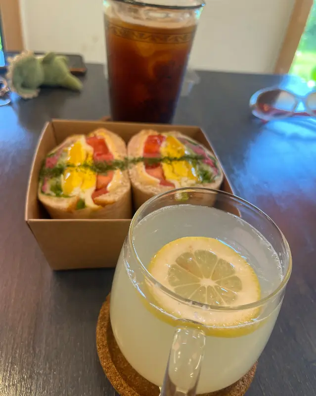 샌드위치와 음료