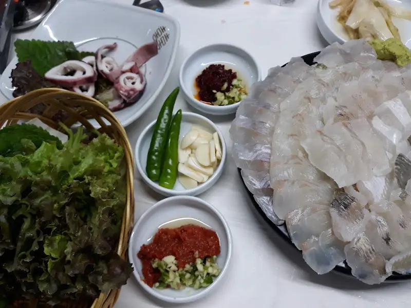 모듬회와 밑반찬