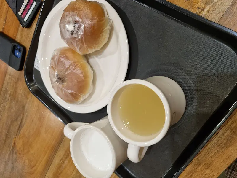 팥빵과 따뜻한 차