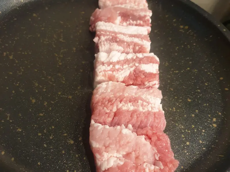 불판 위 삼겹살 정렬