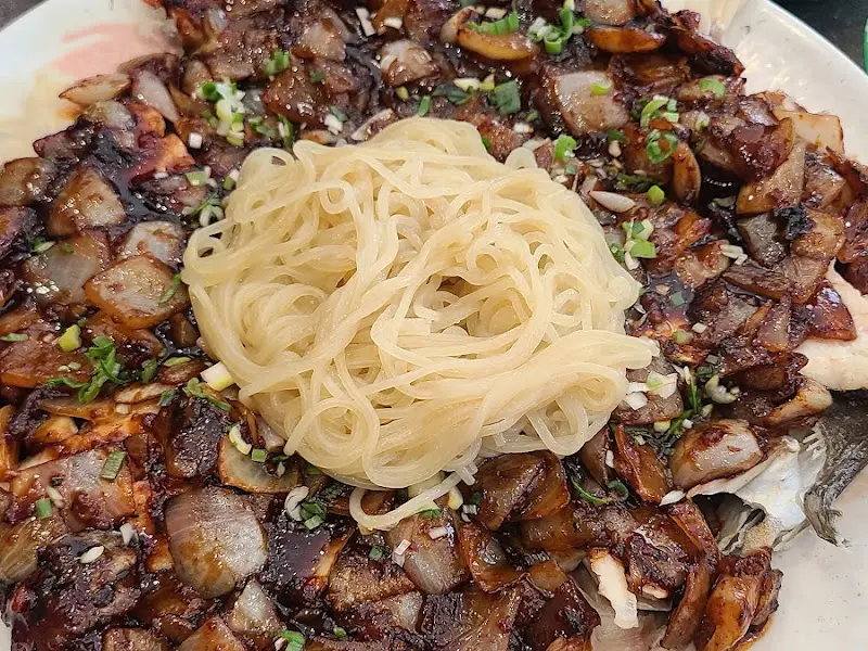 감자면 사리가 추가된 뽈불고기