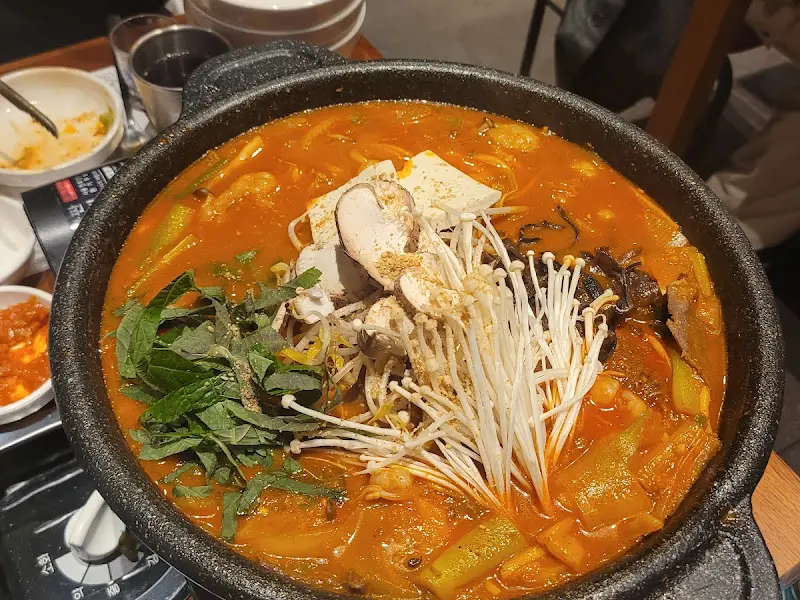 전골 요리의 모습
