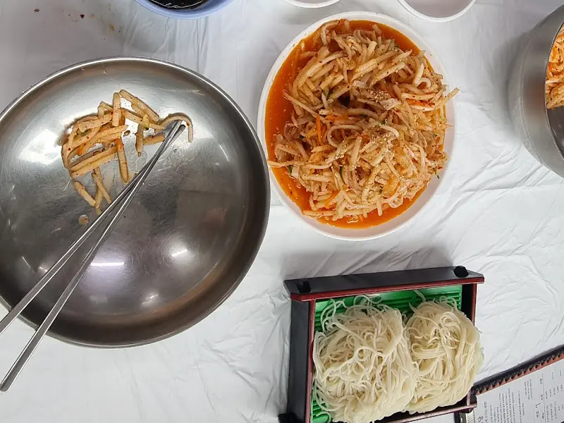 푸짐한 오징어 물회 한 상 차림