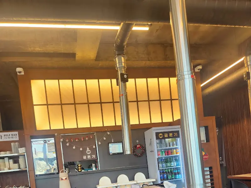 쾌적한 식당 내부