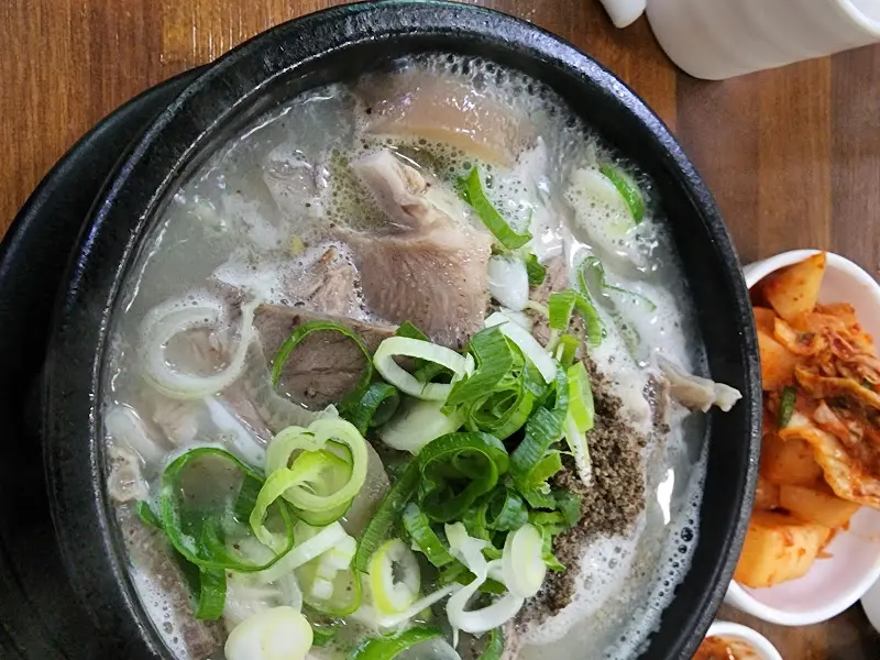 순대국과 깍두기