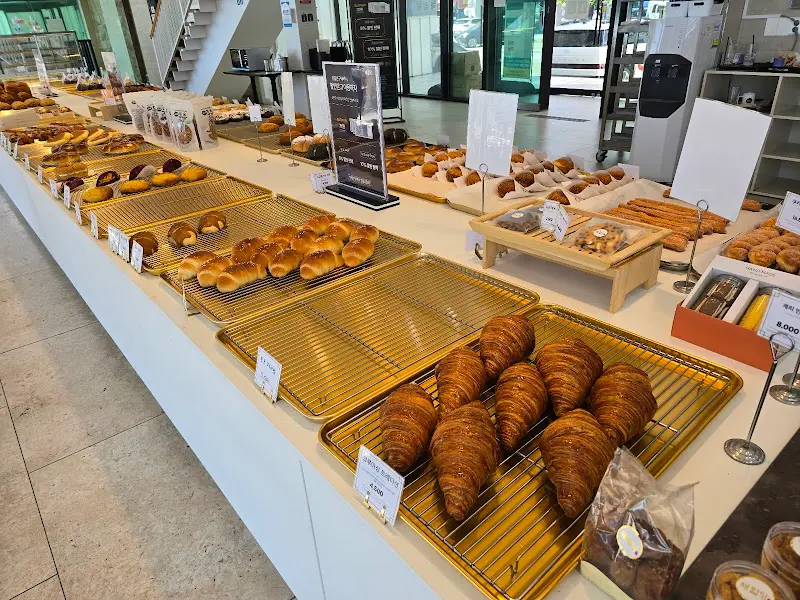 해월당 빵 진열대