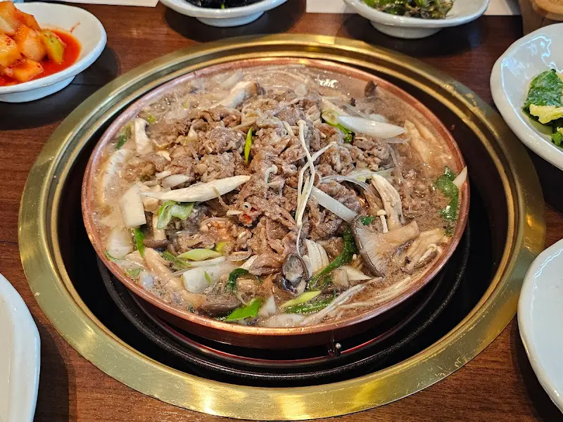 우설화 버섯 불고기 반상 전체샷