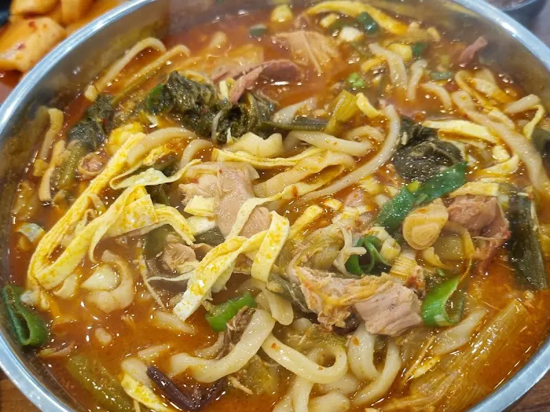 얼큰한 닭개장의 모습