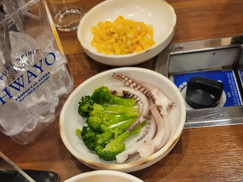 브로콜리와 문어 숙회