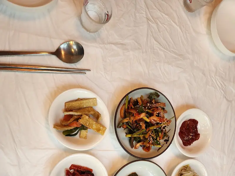 해만횟집 상차림 전체샷