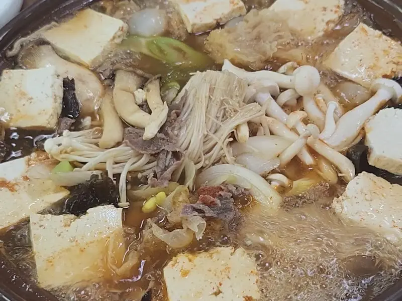 두부 버섯 전골