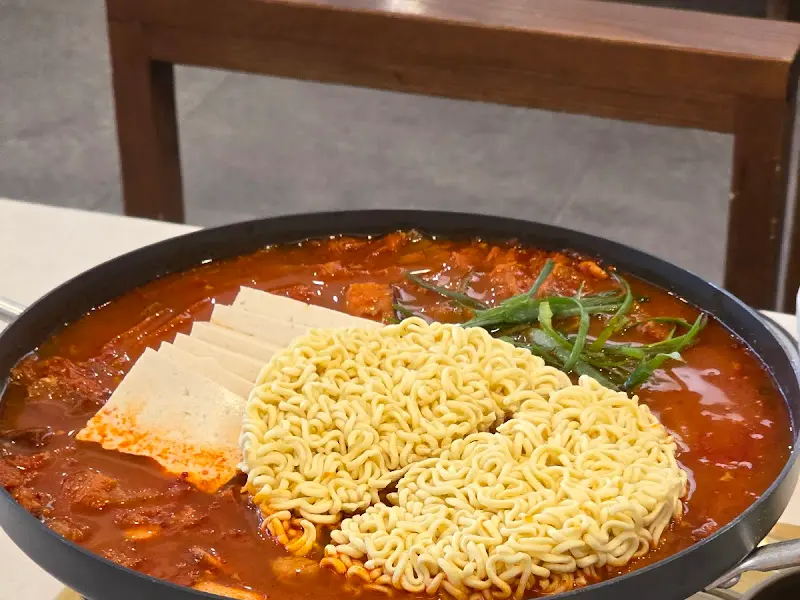 점심 특선 김치찌개