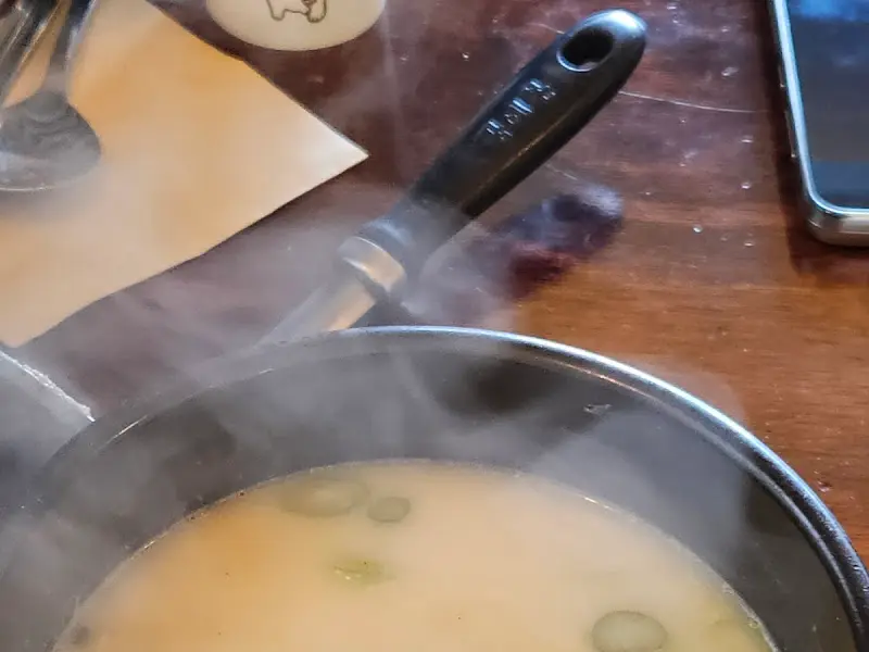 뜨끈한 국물이 매력적인 황태해장국