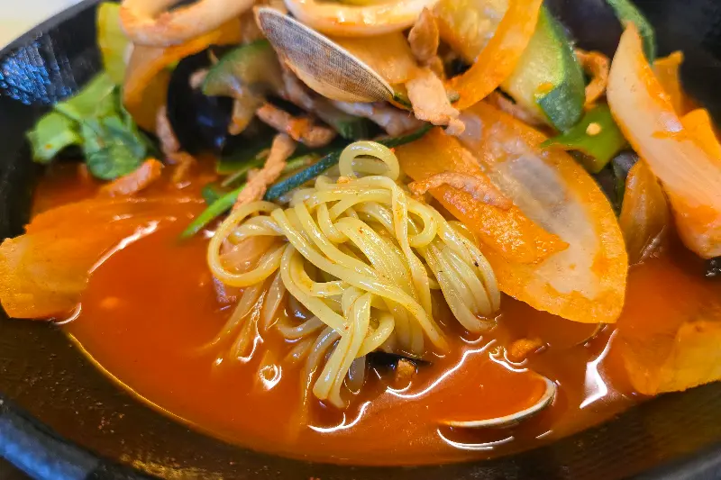 맛있는 식사 후 행복한 미소!