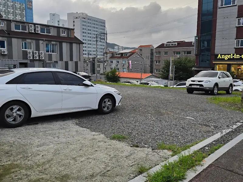 더꽃 본점 주차장