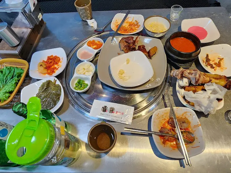 깔끔한 테이블 세팅