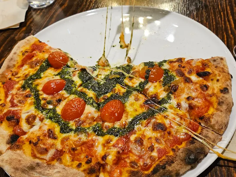 피자의 촉촉한 단면