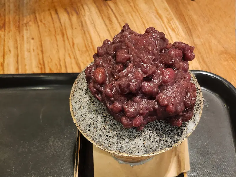 팥이 듬뿍 올라간 팥빙수