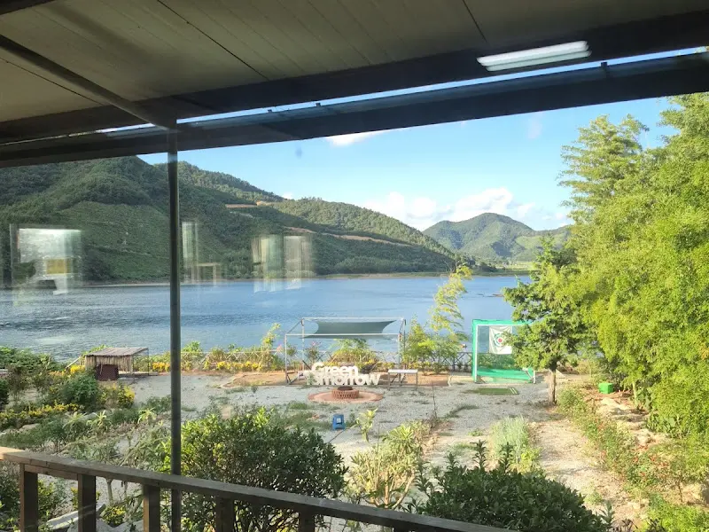 청도 오소재에서 바라본 저수지 풍경