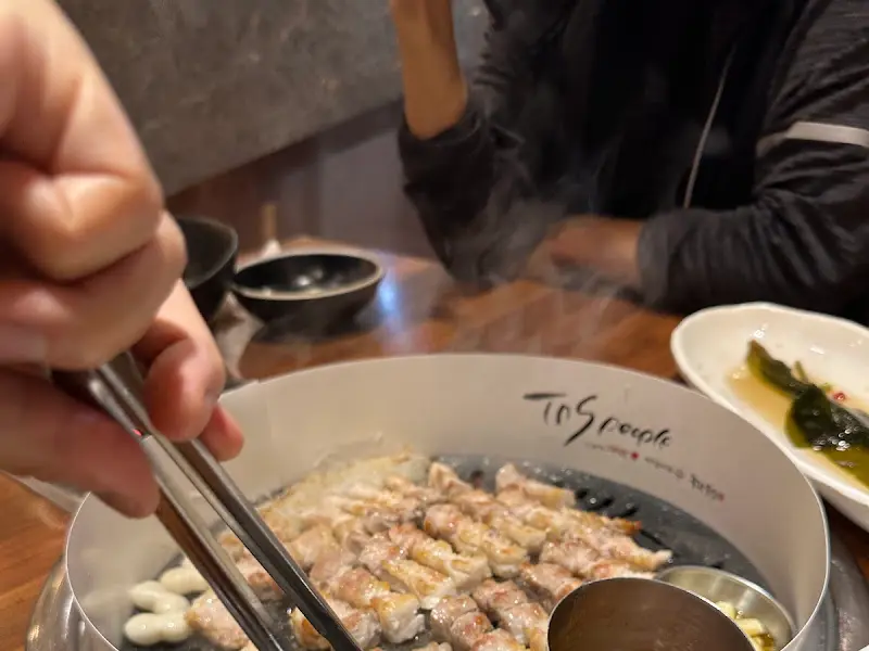 잘 구워진 돼지고기