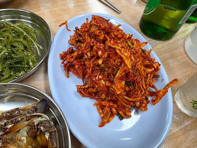 싱싱한 밴댕이회무침과 간장게장