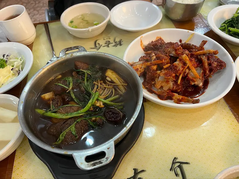 갈비찜과 게장 정식 한 상 차림