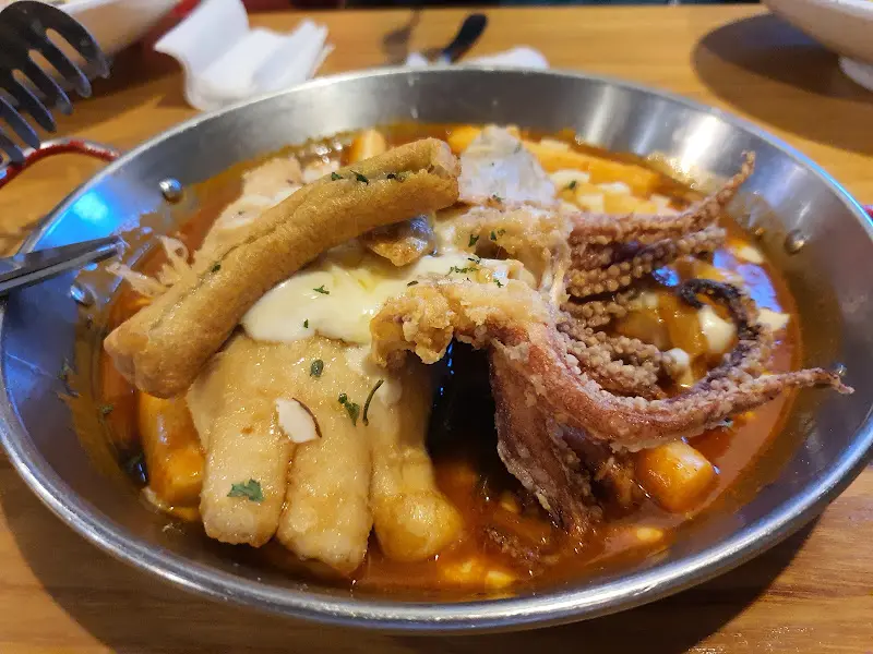 오징어 떡볶이의 또 다른 모습