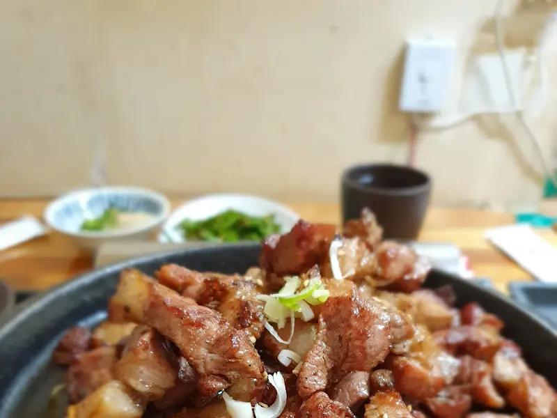 노릇하게 구워진 촌고기