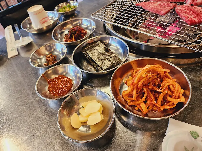 다양한 종류의 밑반찬