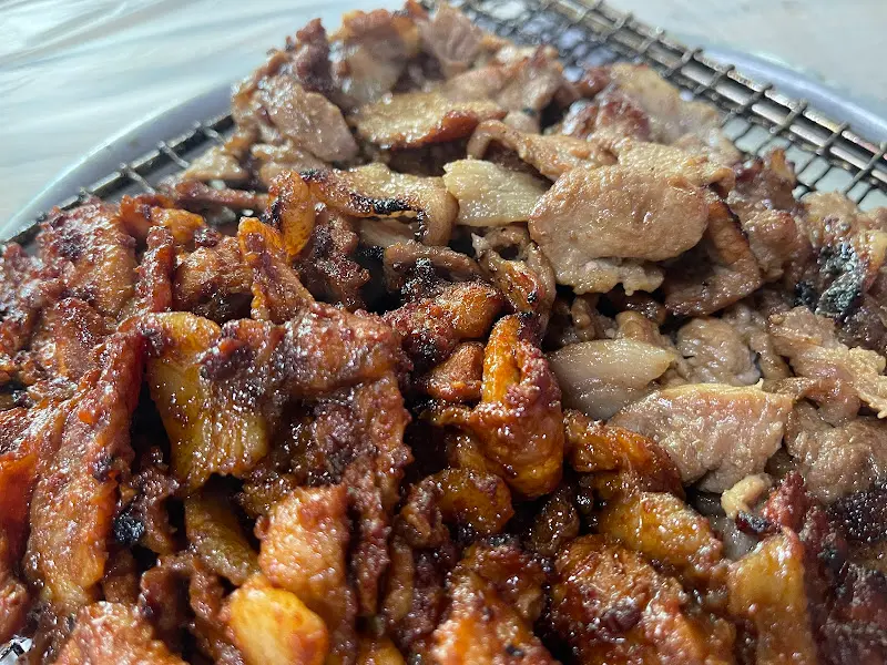 윤기가 흐르는 석쇠구이