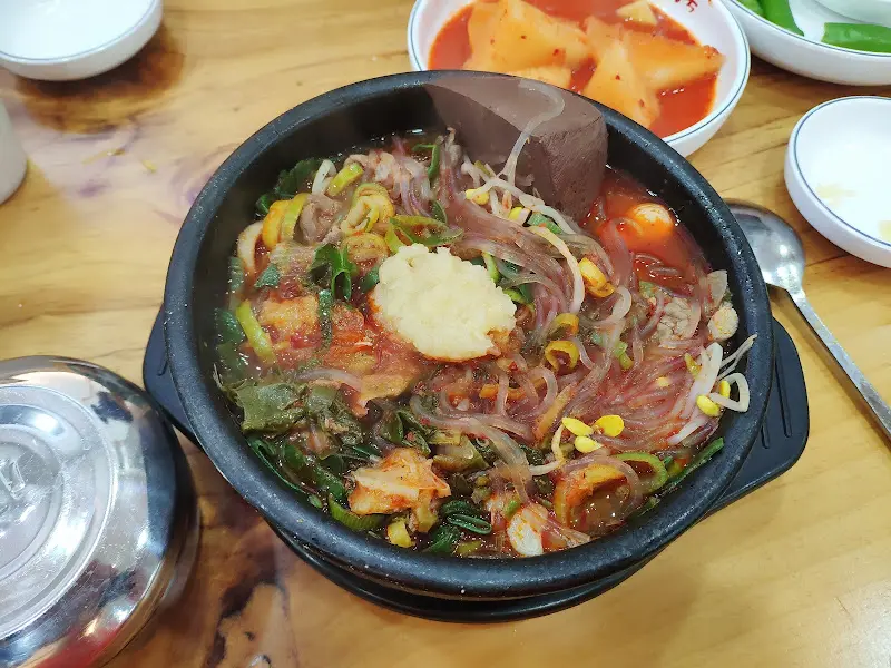 푸짐한 해장국 한 상 차림