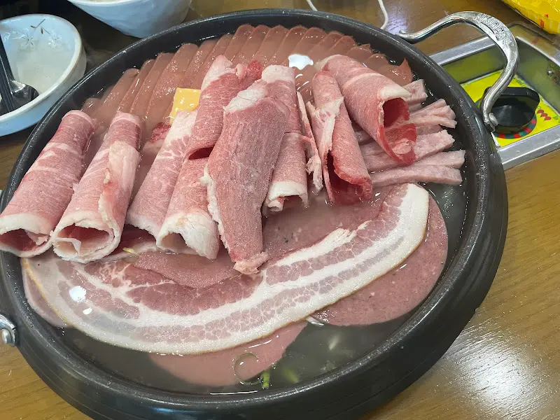 차돌 부대찌개 비주얼