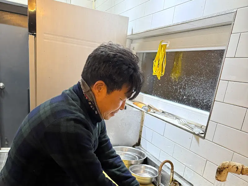 주방에서 일하는 사장님