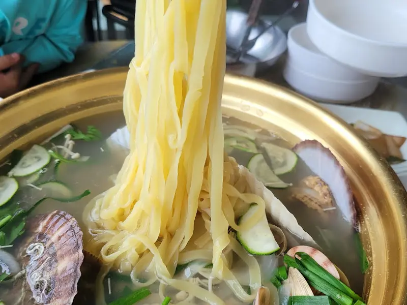 조개 칼국수 근접샷