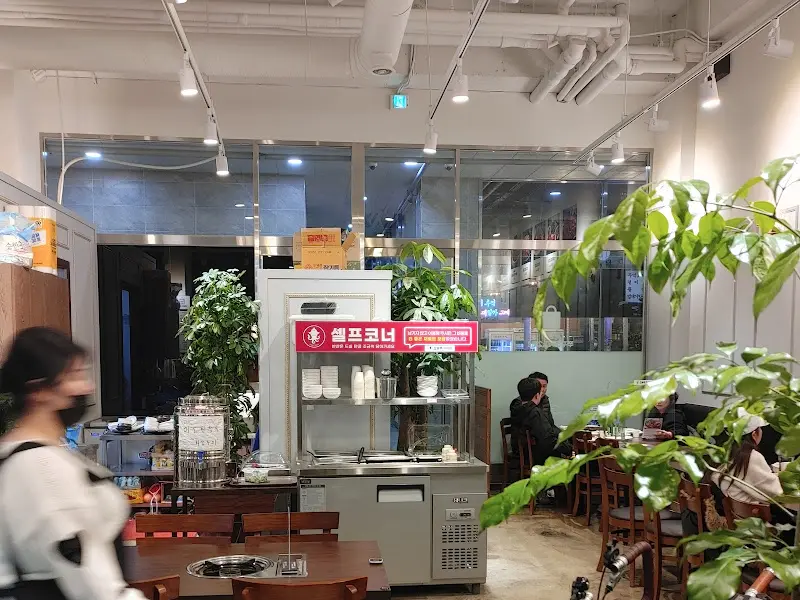 깔끔한 식당 내부