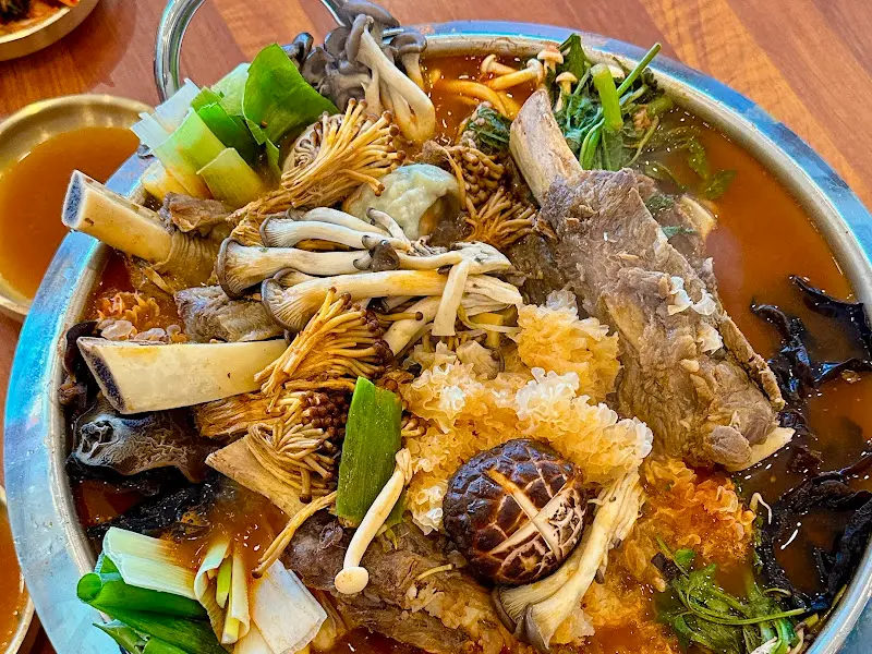 매운버섯해물갈비전골
