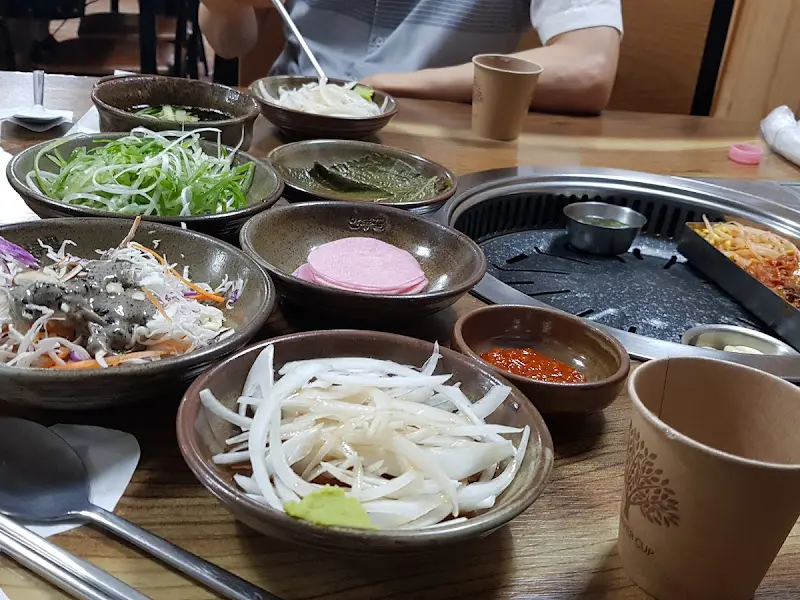 안동꿀돼지 한 상 차림