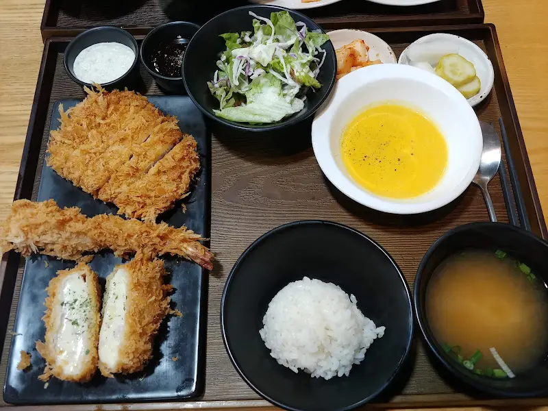 또 다른 모듬카츠 셋팅 사진