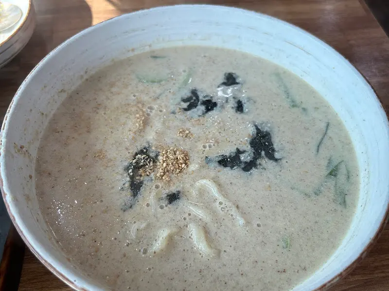 들깨칼국수의 고소함