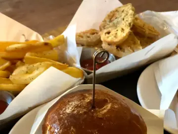 성북동 골목길 숨은 보석, 너의냠냠버거에서 맛보는 인생 수제버거 맛집 탐험기