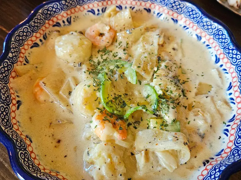 크림 소스가 듬뿍 묻어있는 뇨끼