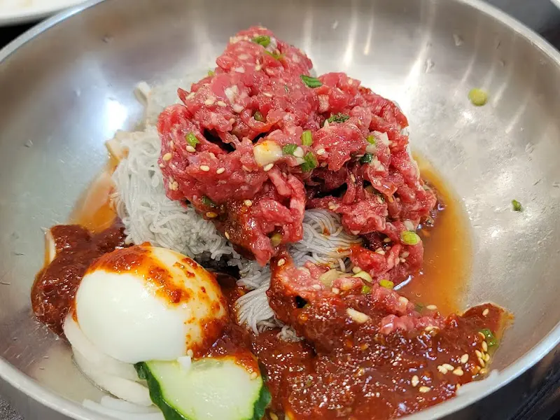 육회비빔냉면
