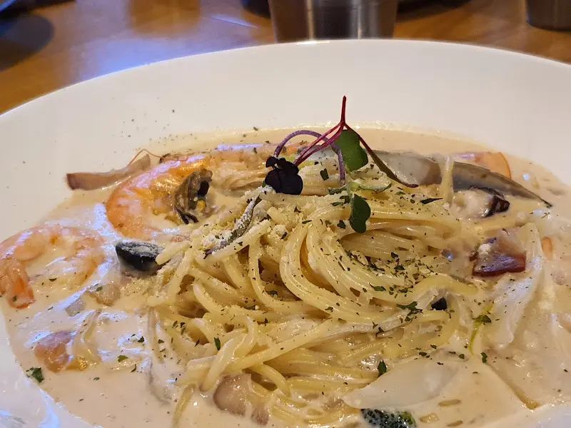 크림 파스타의 부드러운 풍미