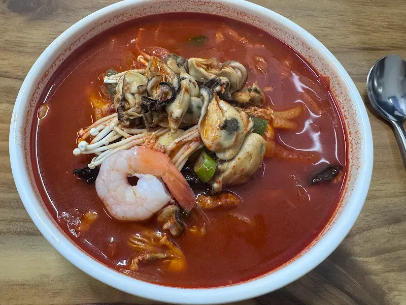 굴짬뽕 한 상 차림