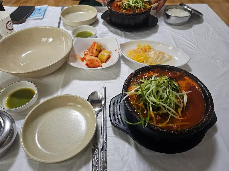 뼈해장국 한 상 차림