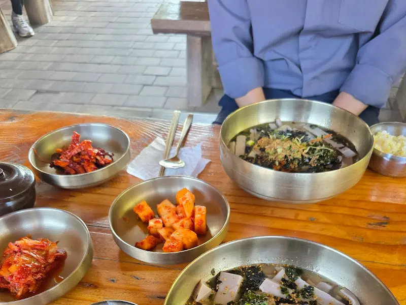 푸짐한 묵밥 한 그릇
