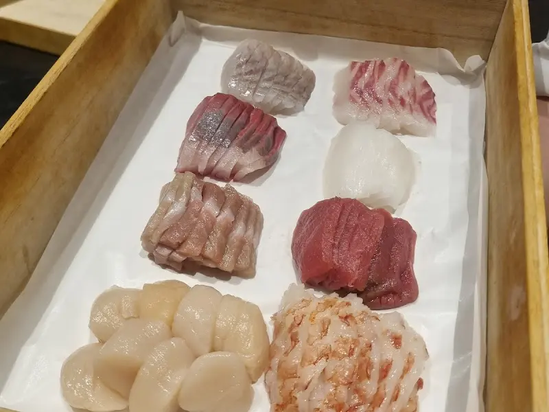 다채로운 사시미의 향연