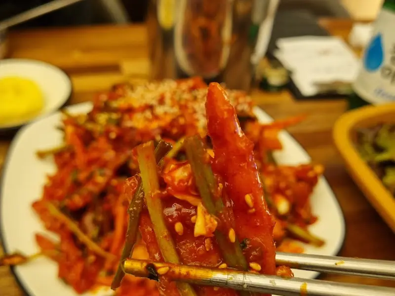 젓가락을 멈출 수 없는 맛!