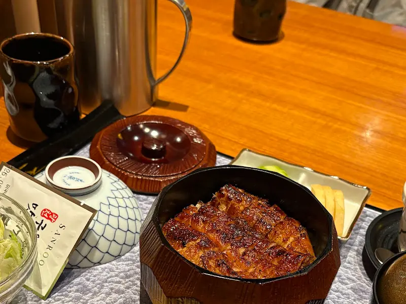 장어 덮밥 근접 샷